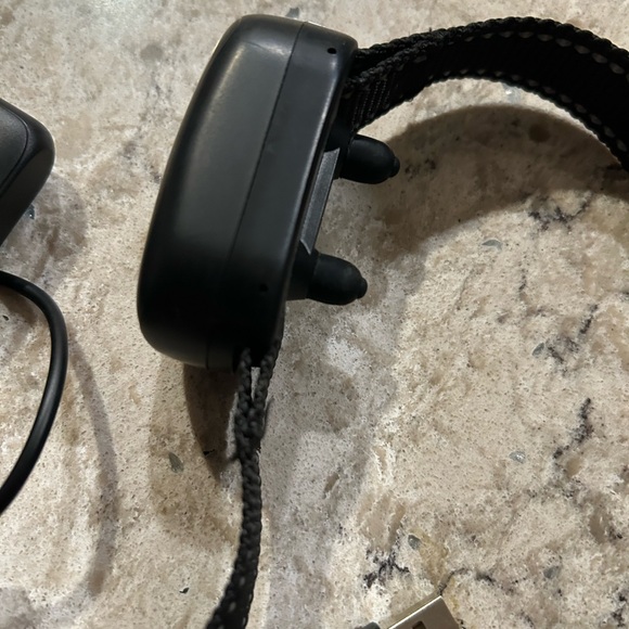 Black Dog Training Collar with Remote - Picture 2 of 4